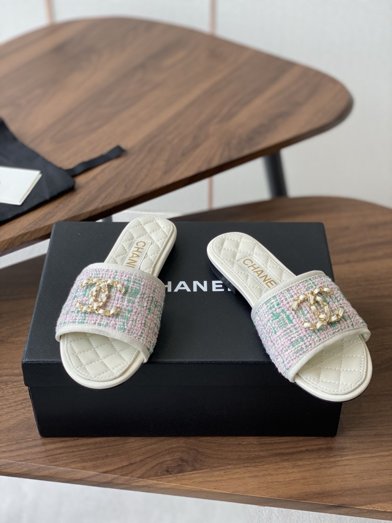 Ch**el slippers